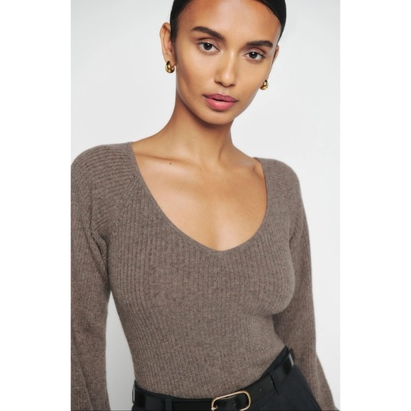 Reformation Hart Cashmere Sweater Knit V Scoop Neck RIbbed in Cocoa Brown - Picture 4 of 12